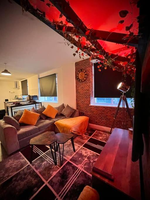 Stunning Two Bed City Centre Apartment ليدز المظهر الخارجي الصورة