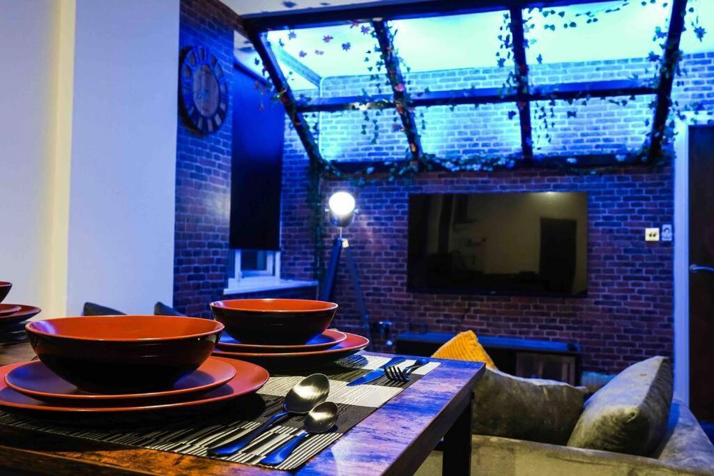 Stunning Two Bed City Centre Apartment ليدز المظهر الخارجي الصورة