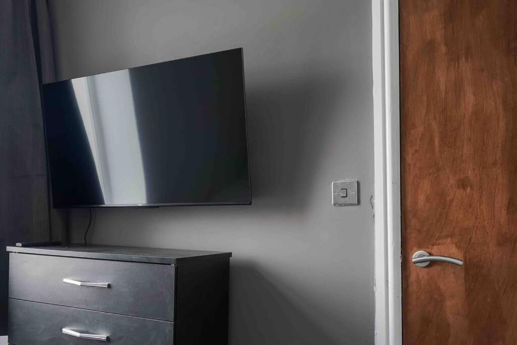 Stunning Two Bed City Centre Apartment ليدز المظهر الخارجي الصورة