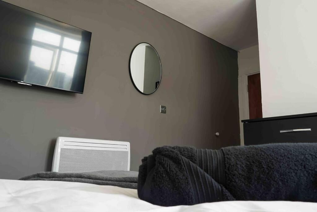 Stunning Two Bed City Centre Apartment ليدز المظهر الخارجي الصورة