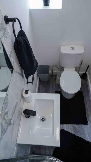 Stunning Two Bed City Centre Apartment ليدز المظهر الخارجي الصورة